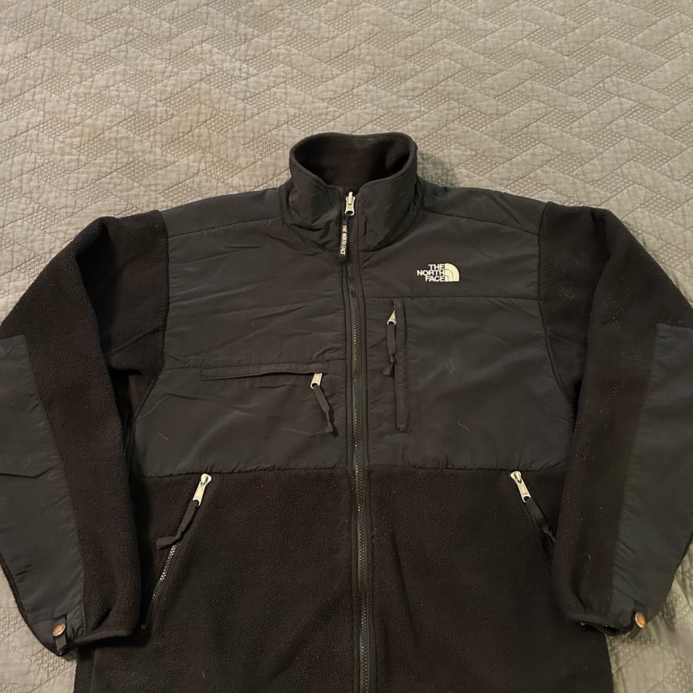 The North Face Black Performance Jacket with Full-Length Zipper and High Collar